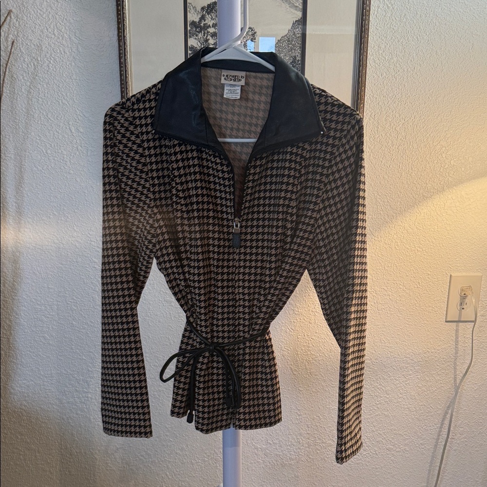Sara Houndstooth Patterned Top